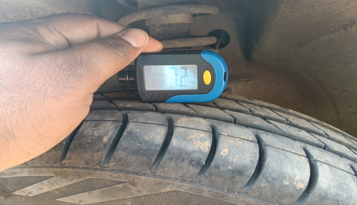 2015 Maruti Wagon R 1.0 VXI, Petrol, Manual, 87,726 km, tyre