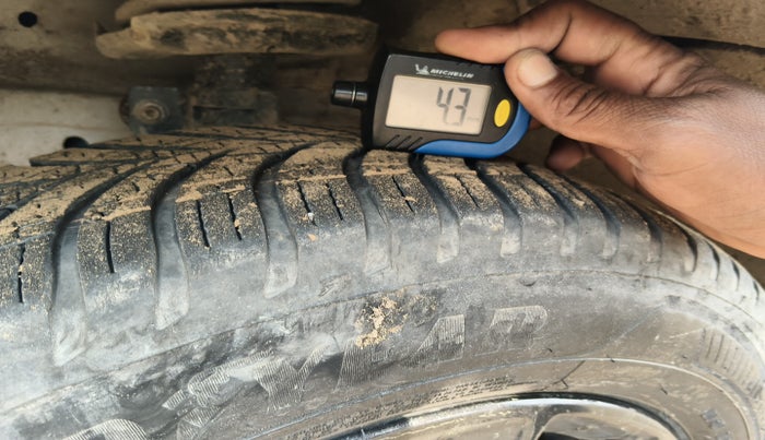 2017 Maruti Swift Dzire ZXI, Petrol, Manual, 1,07,017 km, tyre