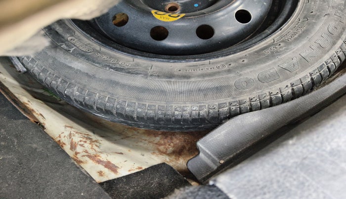 2017 Maruti Swift Dzire ZXI, Petrol, Manual, 1,07,017 km, tyre