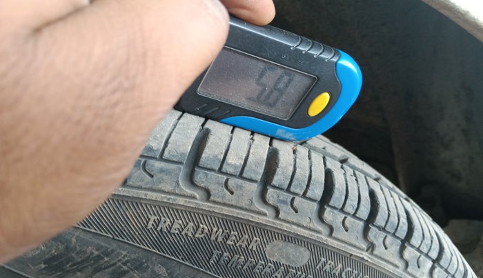 2010 Hyundai i10 MAGNA 1.2, Petrol, Manual, 1,63,375 km, tyre