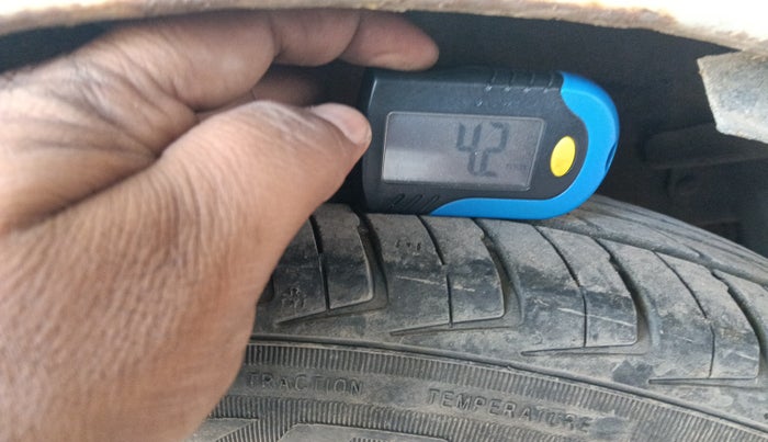 2010 Hyundai i10 MAGNA 1.2, Petrol, Manual, 1,63,375 km, tyre