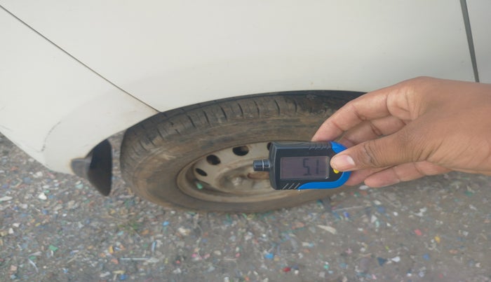 2012 Hyundai Eon D-LITE+, Petrol, Manual, 1,03,063 km, tyre