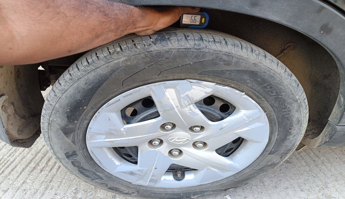 2022 Hyundai VENUE S 1.2, Petrol, Manual, 76,807 km, tyre