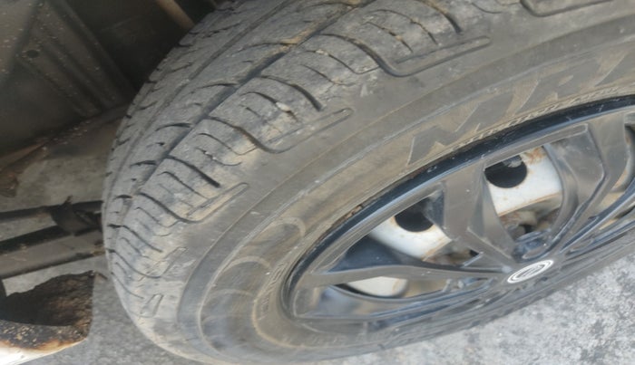 2011 Maruti Alto LXI, Petrol, Manual, 99,085 km, tyre