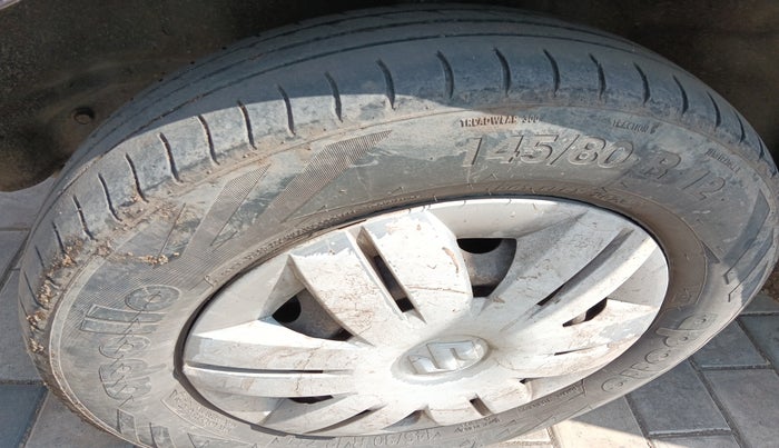 2015 Maruti Alto 800 LXI, Petrol, Manual, 1,76,698 km, tyre