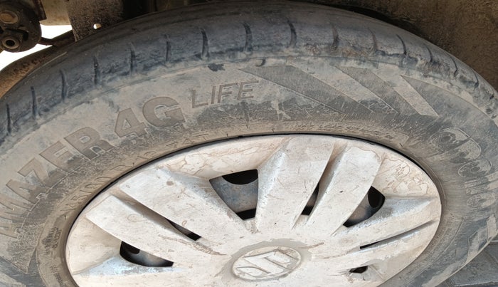 2015 Maruti Alto 800 LXI, Petrol, Manual, 1,76,698 km, tyre