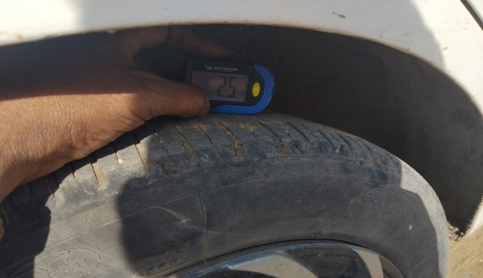 2016 Hyundai Verna 1.6 VTVT SX, Petrol, Manual, 72,198 km, tyre