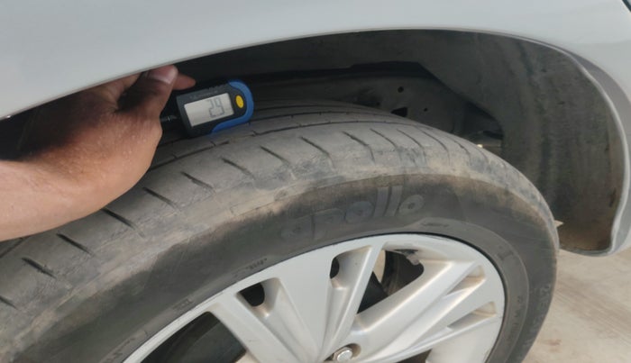 2018 Toyota Innova Crysta 2.4 ZX 7 STR, Diesel, Manual, 88,406 km, tyre