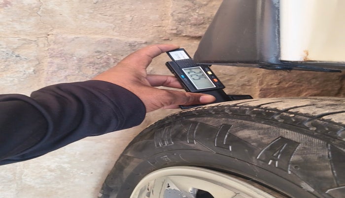 2009 Maruti A Star VXI, Petrol, Manual, 1,12,041 km, tyre