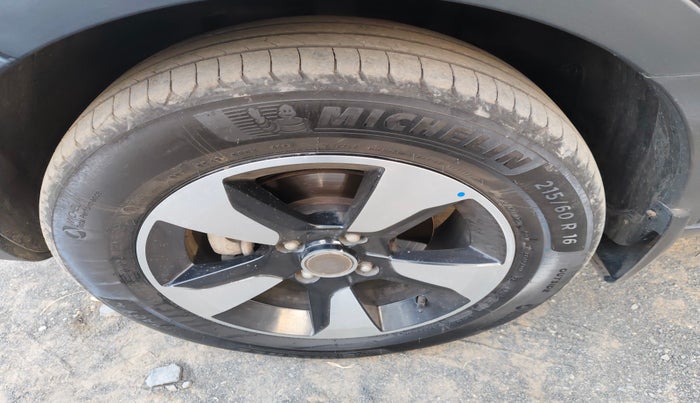 2018 Tata NEXON XZ PLUS DIESEL, Diesel, Manual, 83,222 km, tyre