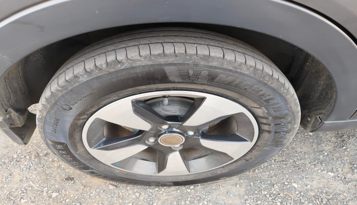 2018 Tata NEXON XZ PLUS DIESEL, Diesel, Manual, 83,222 km, tyre