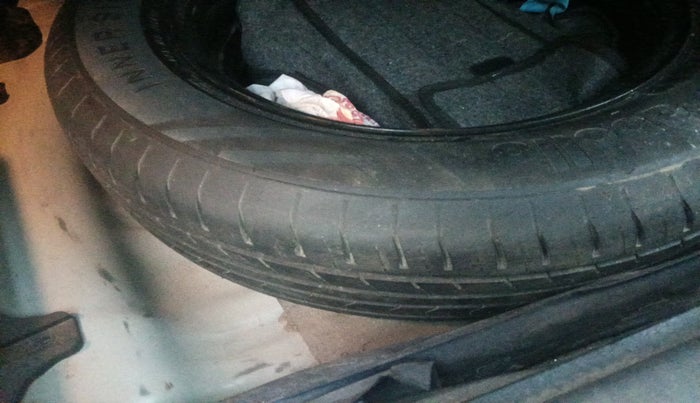 2022 Hyundai Creta SX 1.5 PETROL, Petrol, Manual, 84,000 km, tyre