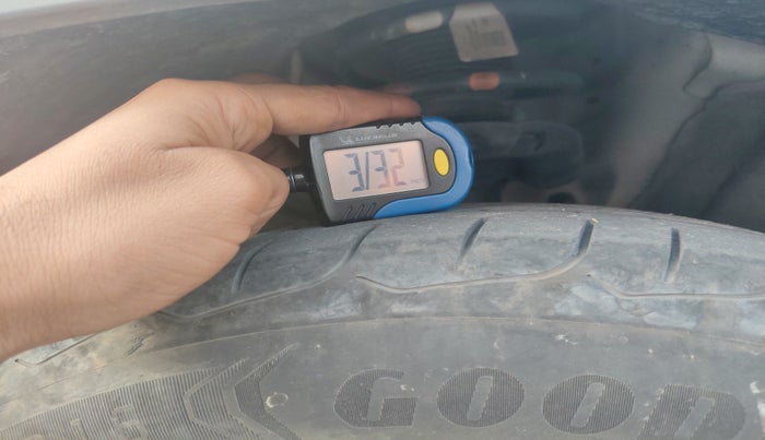 2023 KIA SELTOS HTK 1.5 PETROL, Petrol, Manual, 27,490 km, tyre