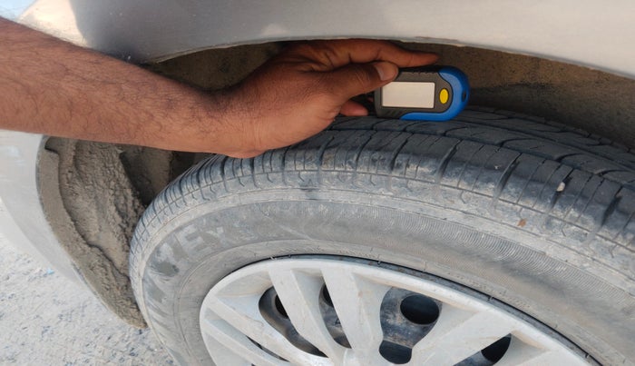 2022 Maruti Dzire VXI CNG, Petrol, Manual, 1,07,435 km, tyre