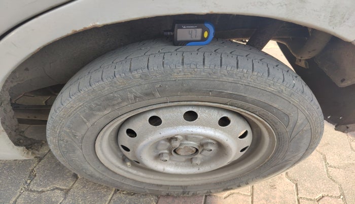 2016 Maruti Wagon R 1.0 LXI CNG, Petrol, Manual, 1,07,811 km, tyre