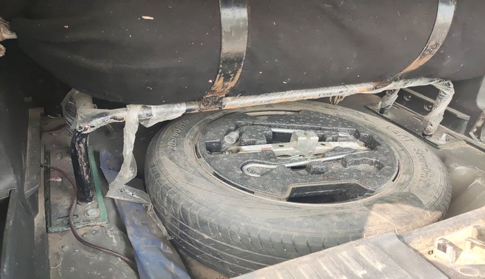 2022 Maruti BREZZA LXI, Petrol, Manual, 86,924 km, tyre