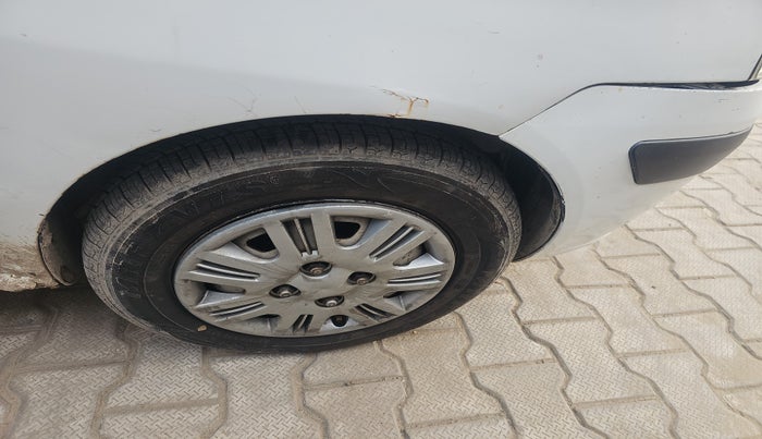 2012 Hyundai Santro Xing GL PLUS, Petrol, Manual, 1,37,210 km, tyre