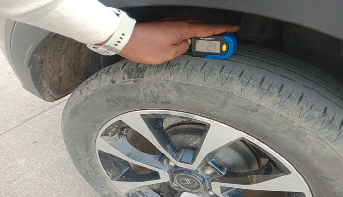 2021 Tata NEXON XZ PLUS PETROL, Petrol, Manual, 1,17,725 km, tyre