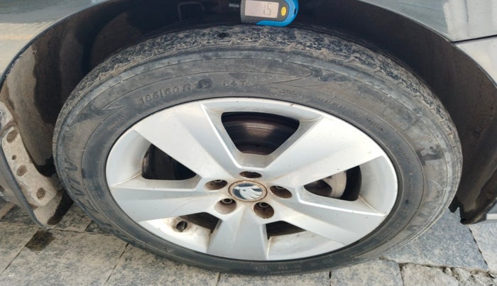 2021 Skoda Rapid AMBITION AT TSI, Petrol, Automatic, 39,409 km, tyre