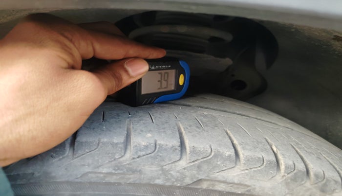 2021 Volkswagen T-ROC 1.5 TSI AT, Petrol, Automatic, 1,22,712 km, tyre