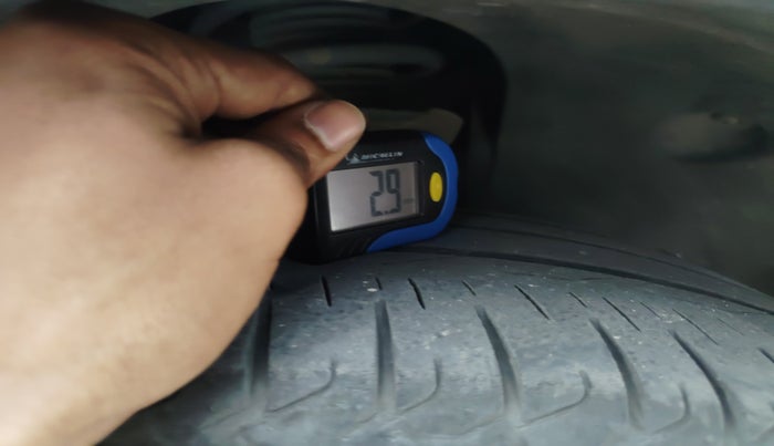 2021 Volkswagen T-ROC 1.5 TSI AT, Petrol, Automatic, 1,22,712 km, tyre