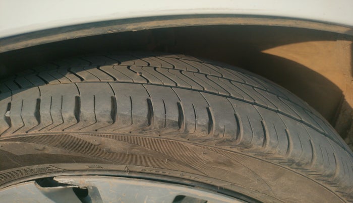 2018 Maruti Ertiga VDI SHVS, Diesel, Manual, 1,00,933 km, tyre