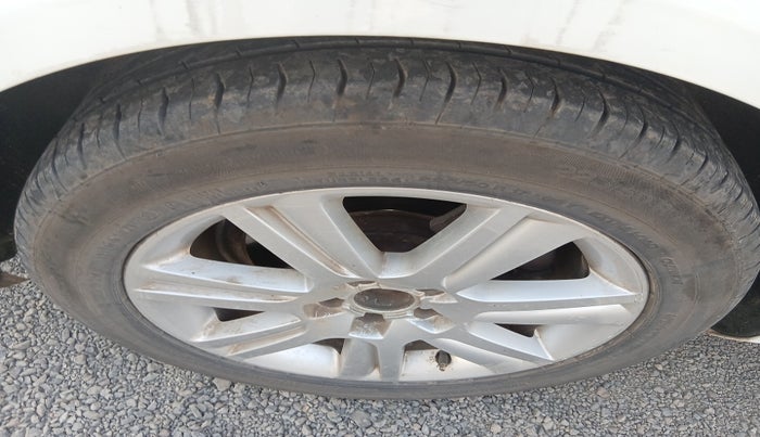 2012 Audi A4 2.0 TDI S LINE, Diesel, Automatic, 1,16,052 km, tyre