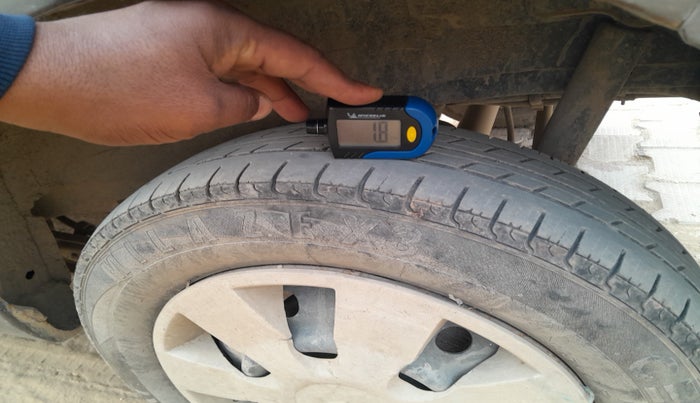 2013 Maruti Wagon R 1.0 LXI, Petrol, Manual, 64,445 km, tyre