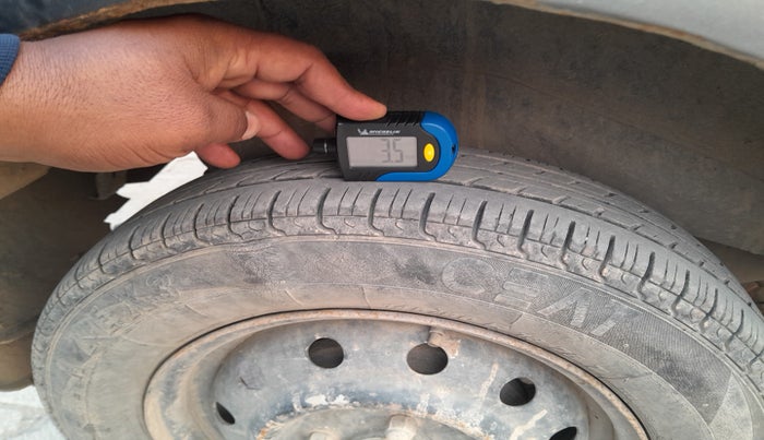 2013 Maruti Wagon R 1.0 LXI, Petrol, Manual, 64,445 km, tyre