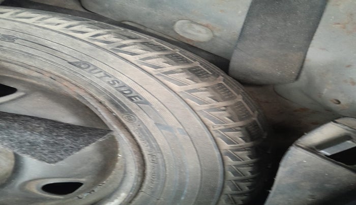 2013 Maruti Wagon R 1.0 LXI, Petrol, Manual, 64,445 km, tyre