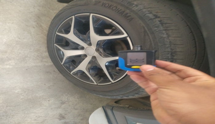 2023 Jeep MERIDIAN LIMITED 4X2 MT, Diesel, Manual, 89,558 km, tyre