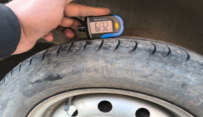 2014 Maruti Wagon R 1.0 LXI CNG, Petrol, Manual, 1,53,247 km, tyre