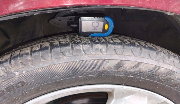 2011 Honda City 1.5L I-VTEC V MT, Petrol, Manual, 1,58,000 km, tyre