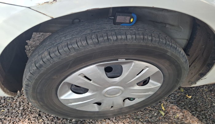 2014 Maruti Swift VDI, Diesel, Manual, 2,59,397 km, tyre