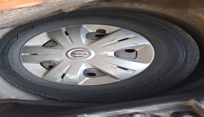 2014 Maruti Swift VDI, Diesel, Manual, 2,59,397 km, tyre