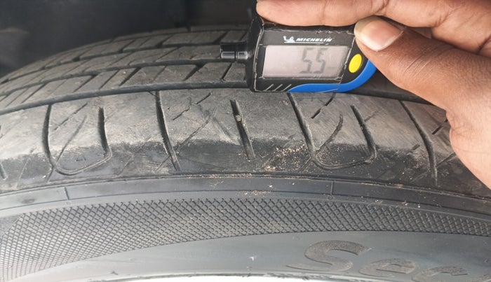 2019 Tata Harrier XZ 2.0L, Diesel, Manual, 1,18,835 km, tyre