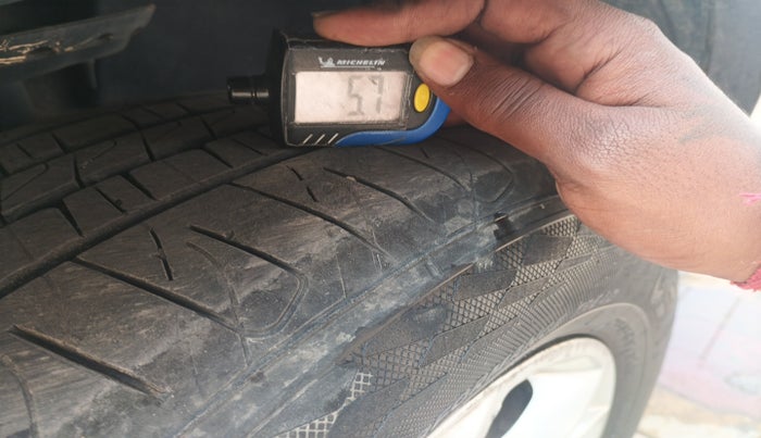 2019 Tata Harrier XZ 2.0L, Diesel, Manual, 1,18,835 km, tyre