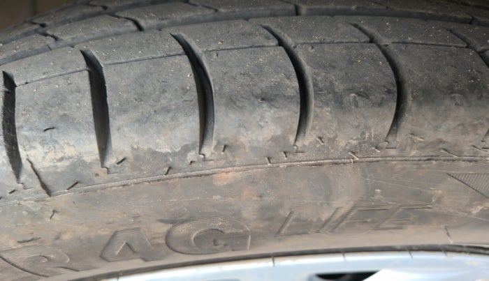 2017 Hyundai Grand i10 SPORTZ (O) AT 1.2 KAPPA VTVT, Petrol, Automatic, 79,637 km, tyre