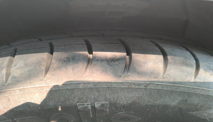 2017 Hyundai Grand i10 SPORTZ (O) AT 1.2 KAPPA VTVT, Petrol, Automatic, 79,637 km, tyre