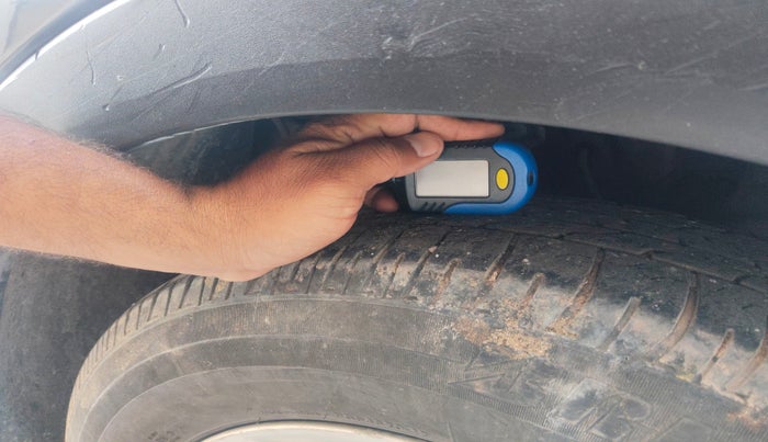 2015 Hyundai Creta SX PLUS AT 1.6 DIESEL, Diesel, Automatic, 1,66,184 km, tyre