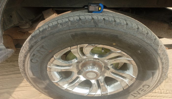 2011 Mahindra Thar CRDE 4X4 AC, Diesel, Manual, 1,00,868 km, tyre