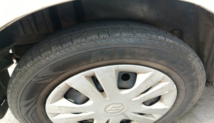 2013 Maruti Swift Dzire VDI, Diesel, Manual, 1,88,033 km, tyre