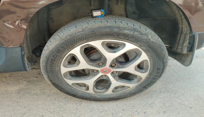 2021 Renault Duster RXZ 1.3 TURBO PETROL MT, Petrol, Manual, 1,01,537 km, tyre