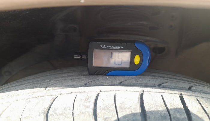 2017 Maruti Dzire VDI, Diesel, Manual, 1,64,238 km, tyre