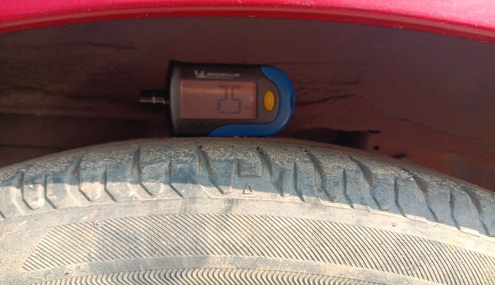 2018 Hyundai Eon ERA +, Petrol, Manual, 65,257 km, tyre