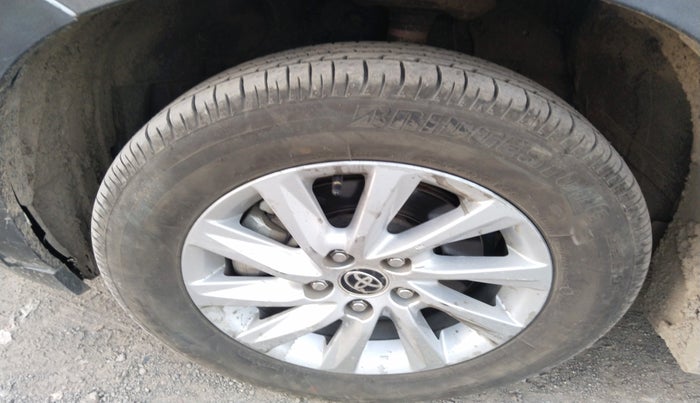 2023 Toyota INNOVA HYCROSS GX 7 STR, Petrol, Automatic, 51,608 km, tyre