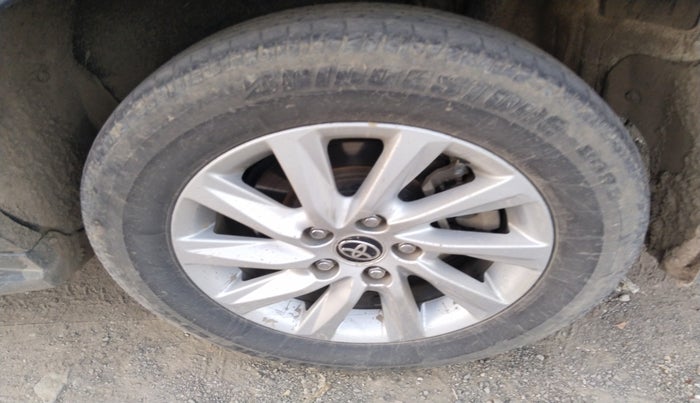 2023 Toyota INNOVA HYCROSS GX 7 STR, Petrol, Automatic, 51,608 km, tyre