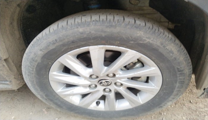 2023 Toyota INNOVA HYCROSS GX 7 STR, Petrol, Automatic, 51,608 km, tyre