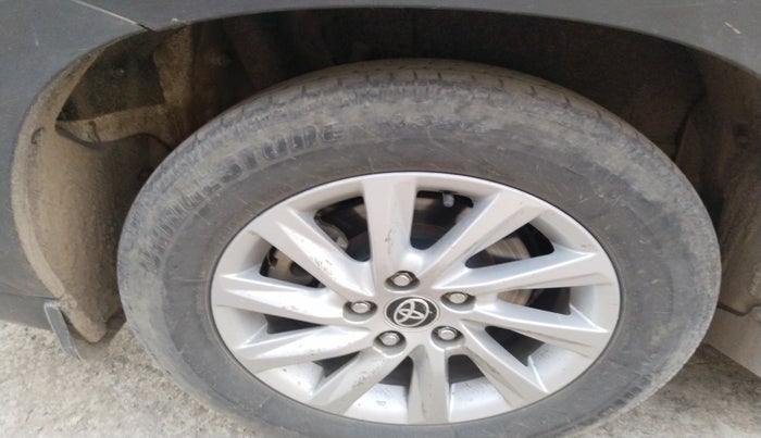 2023 Toyota INNOVA HYCROSS GX 7 STR, Petrol, Automatic, 51,608 km, tyre