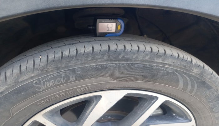 2024 Mahindra XUV 3XO AX5 1.5 Turbo Diesel, Diesel, Manual, 29,954 km, tyre